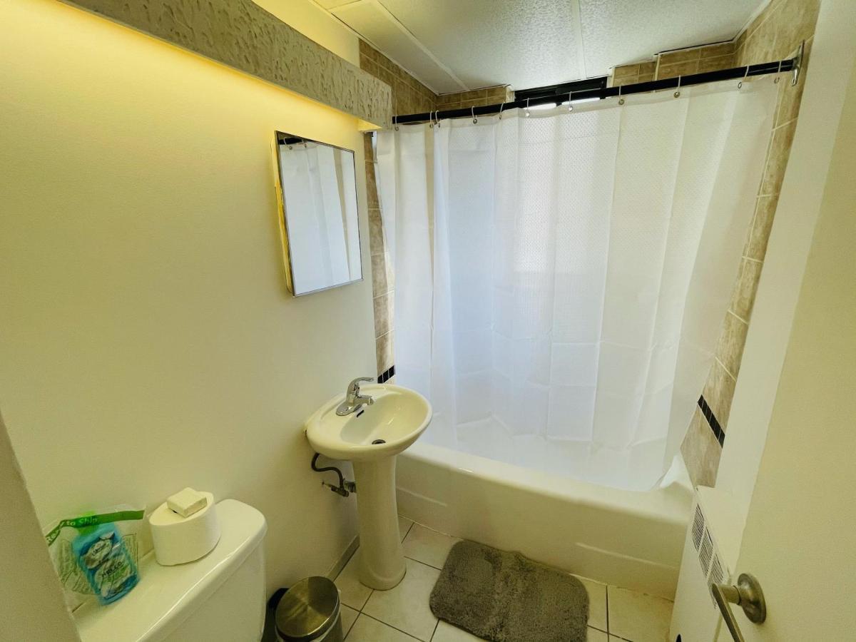 Apartment Stylish Apartment: Comfortable In The Golden Square Mile Montreal