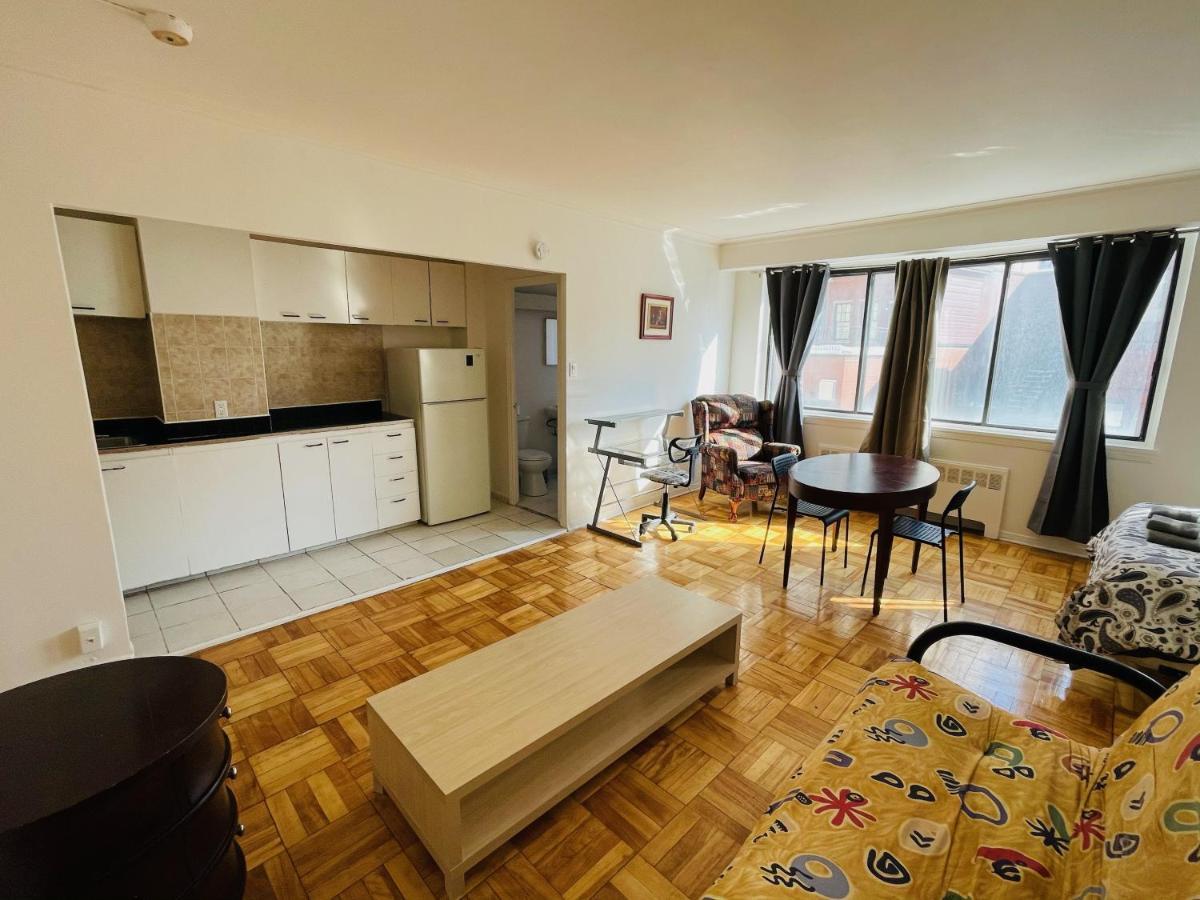 Stylish Apartment: Comfortable In The Golden Square Mile Apartment *