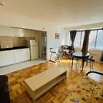 Stylish Montreal Apartment: Comfortable Stay In The Golden Square Mile
