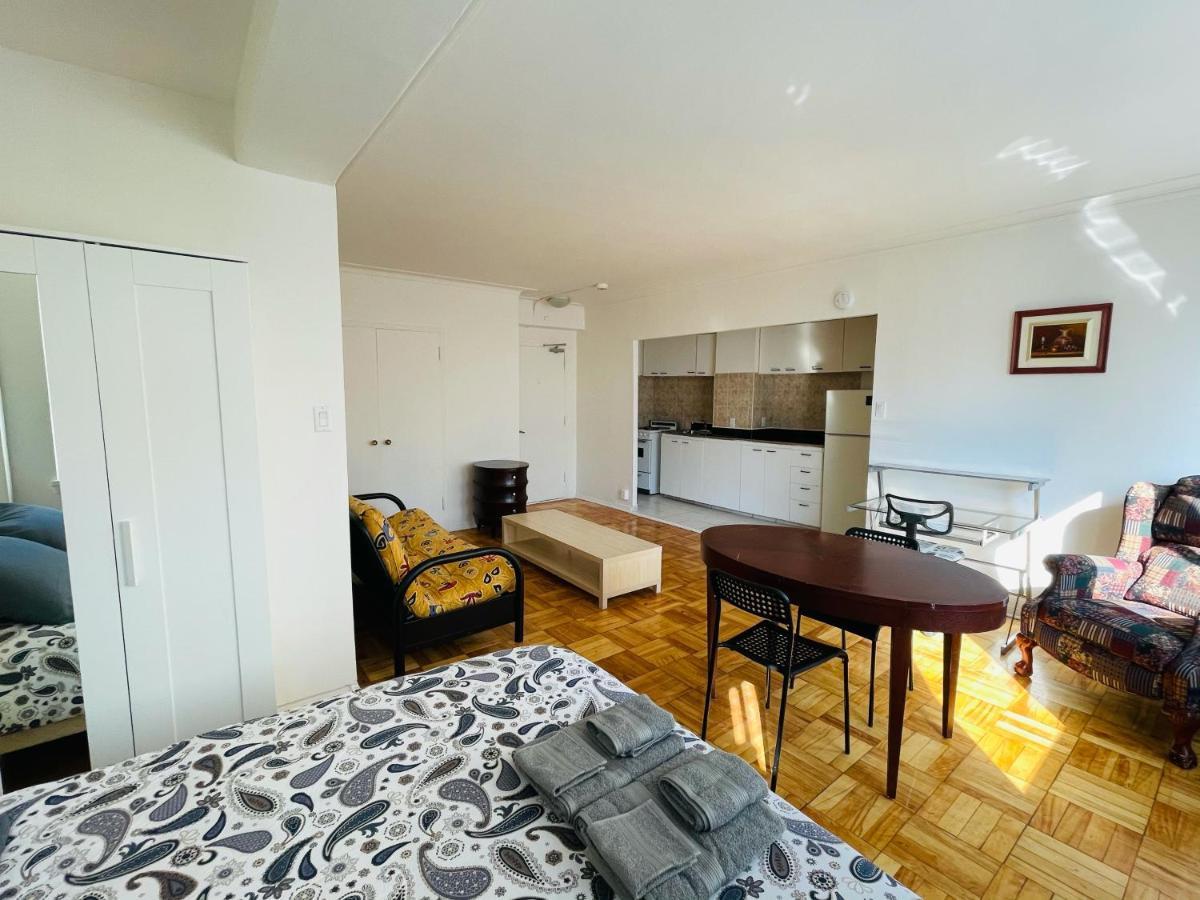 Stylish Apartment: Comfortable In The Golden Square Mile Apartment *